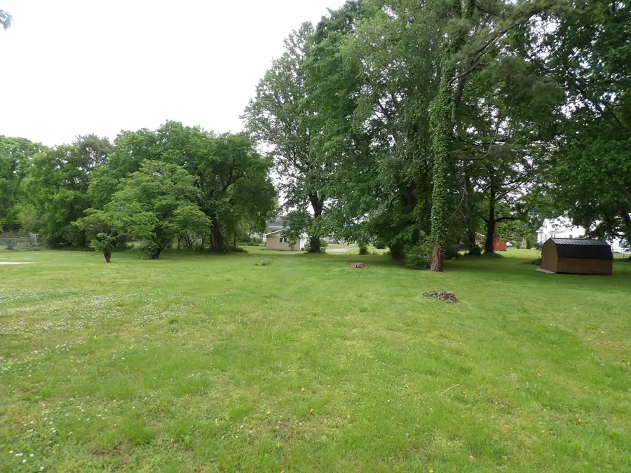 203 Carroll Ave, Waverly, TN 37185 - #2