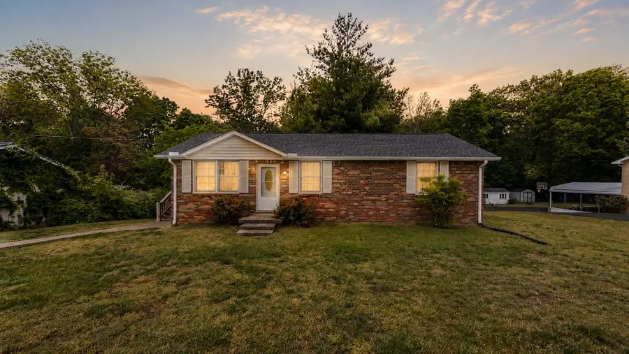 109 Phillips St, Charlotte, TN 37036 - #2