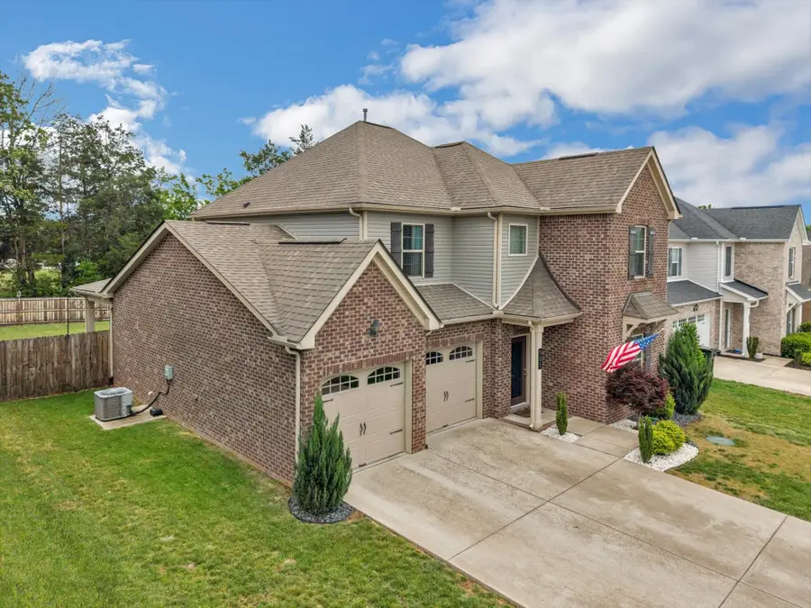 585 Oakvale Ln, Mount Juliet, TN 37122 - #2