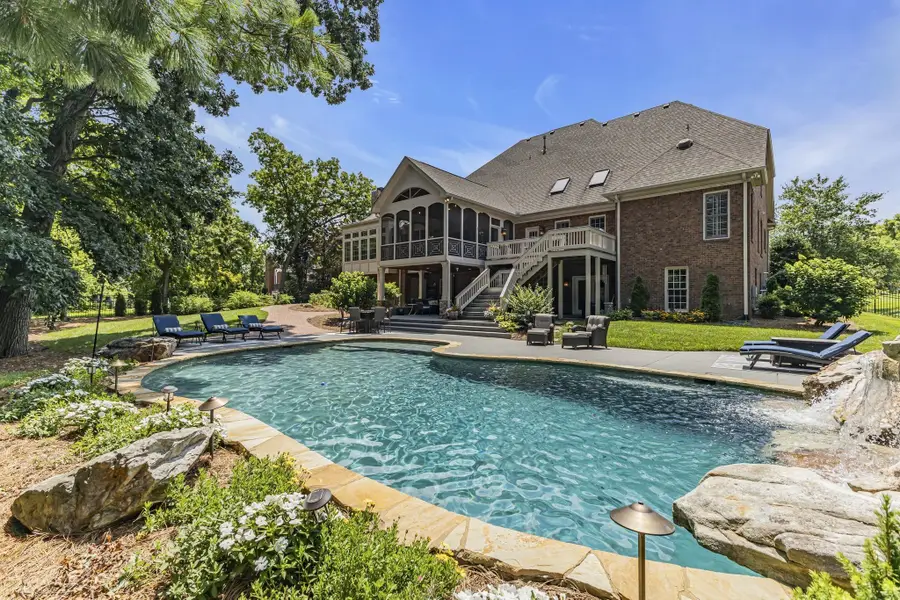 8218 Holly Rd, Brentwood, TN 37027 - #2