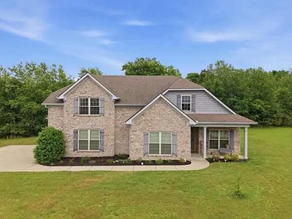 2004 Chapel Ct, Murfreesboro, TN 37128