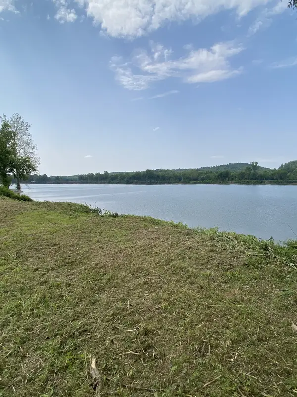 279 Hardin Bottom River Road, Clifton, TN 38425