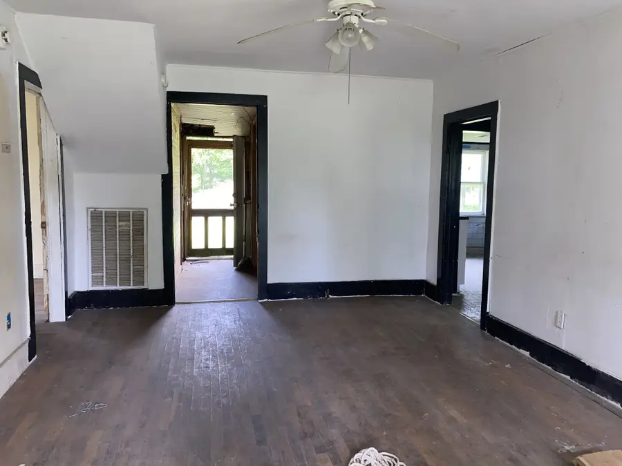 1499 Turnpike Rd, Summertown, TN 38483 - #2