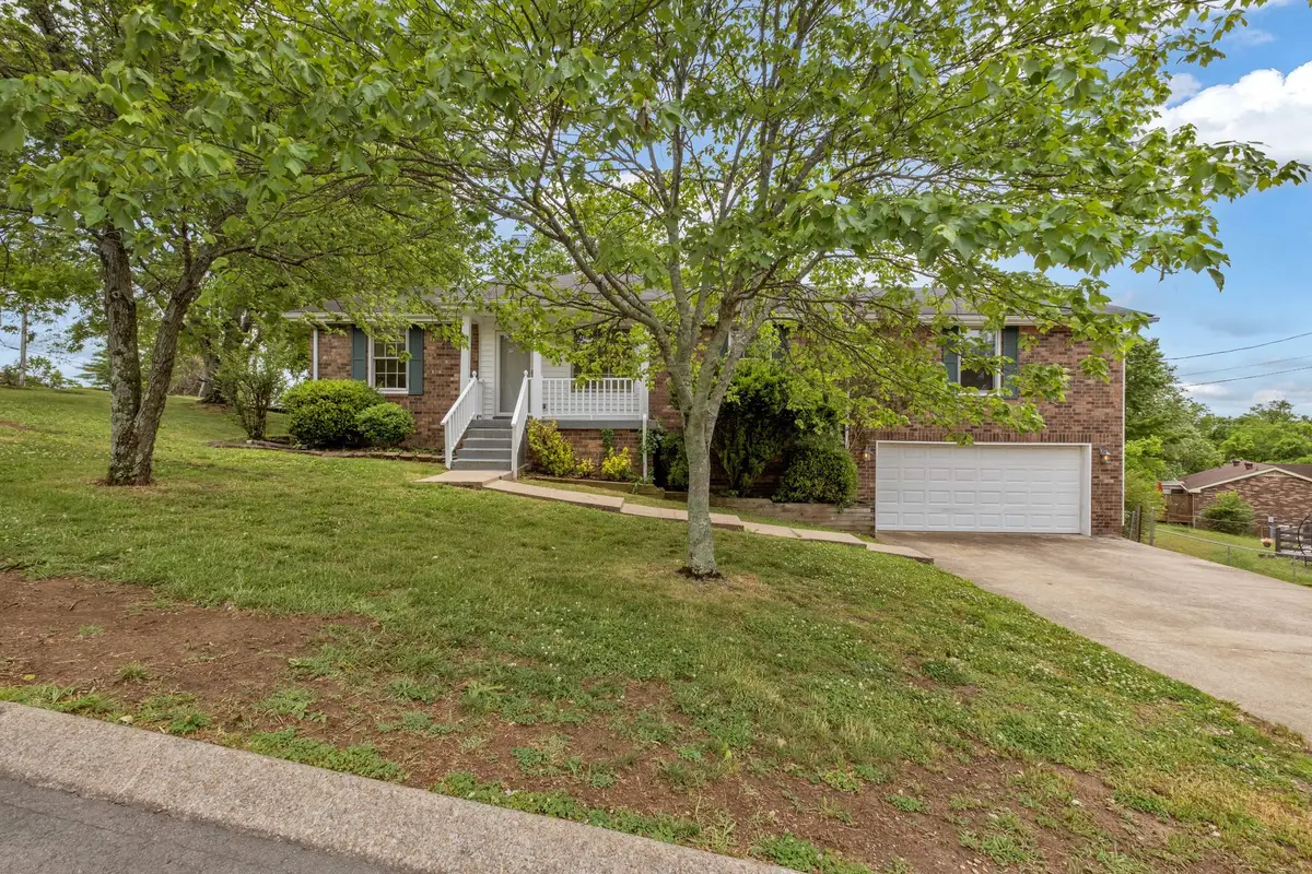 101 Forest Meadows Dr, Hendersonville, TN 37075 - #1