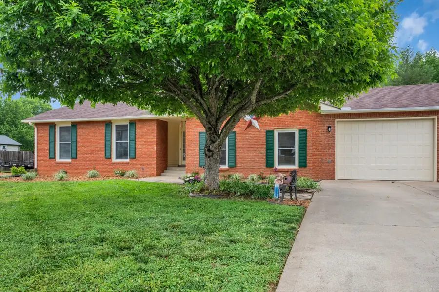 460 Bluff Dr, Clarksville, TN 37043 - #2