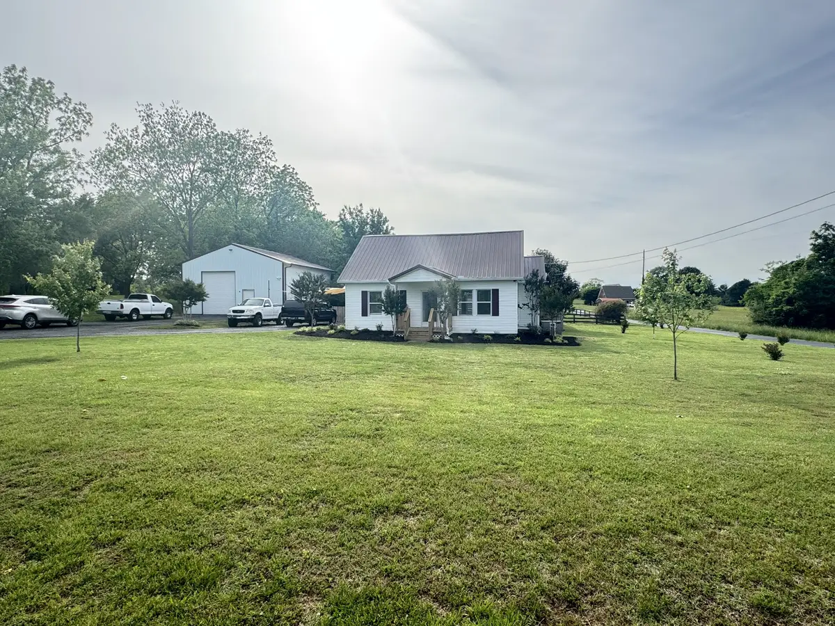 19 Westside Rd, Lawrenceburg, TN 38464 - #1
