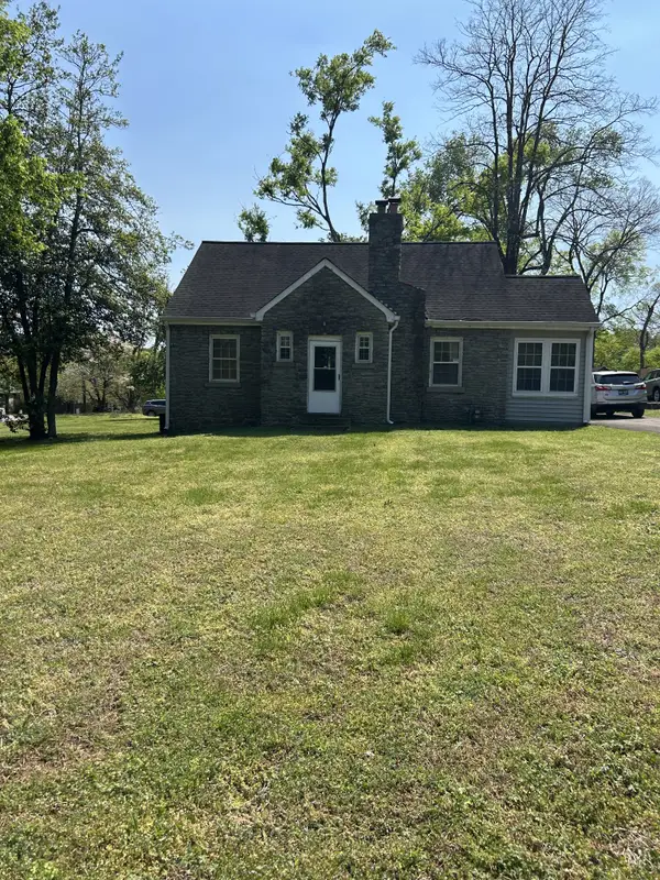 1412 E Riverwood Dr, Nashville, TN 37216