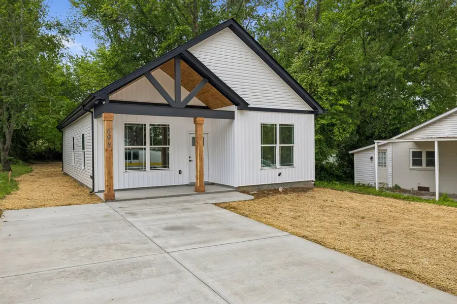 698 19th Ave W, Springfield, TN 37172 - #3