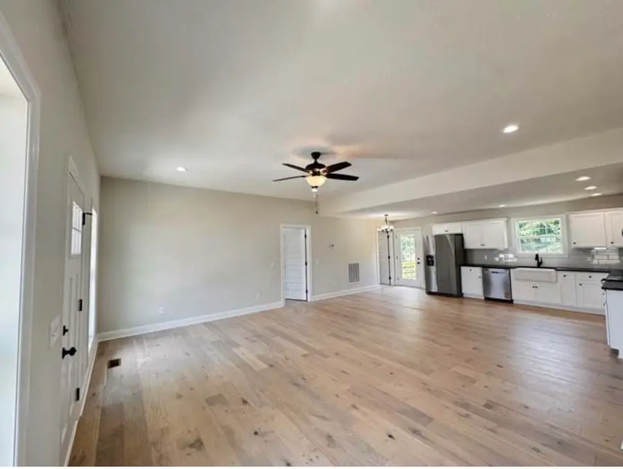 329 Fairview Dr, Hopkinsville, KY 42240 - #3