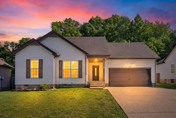 1307 Whitt Ln, Clarksville, TN 37042