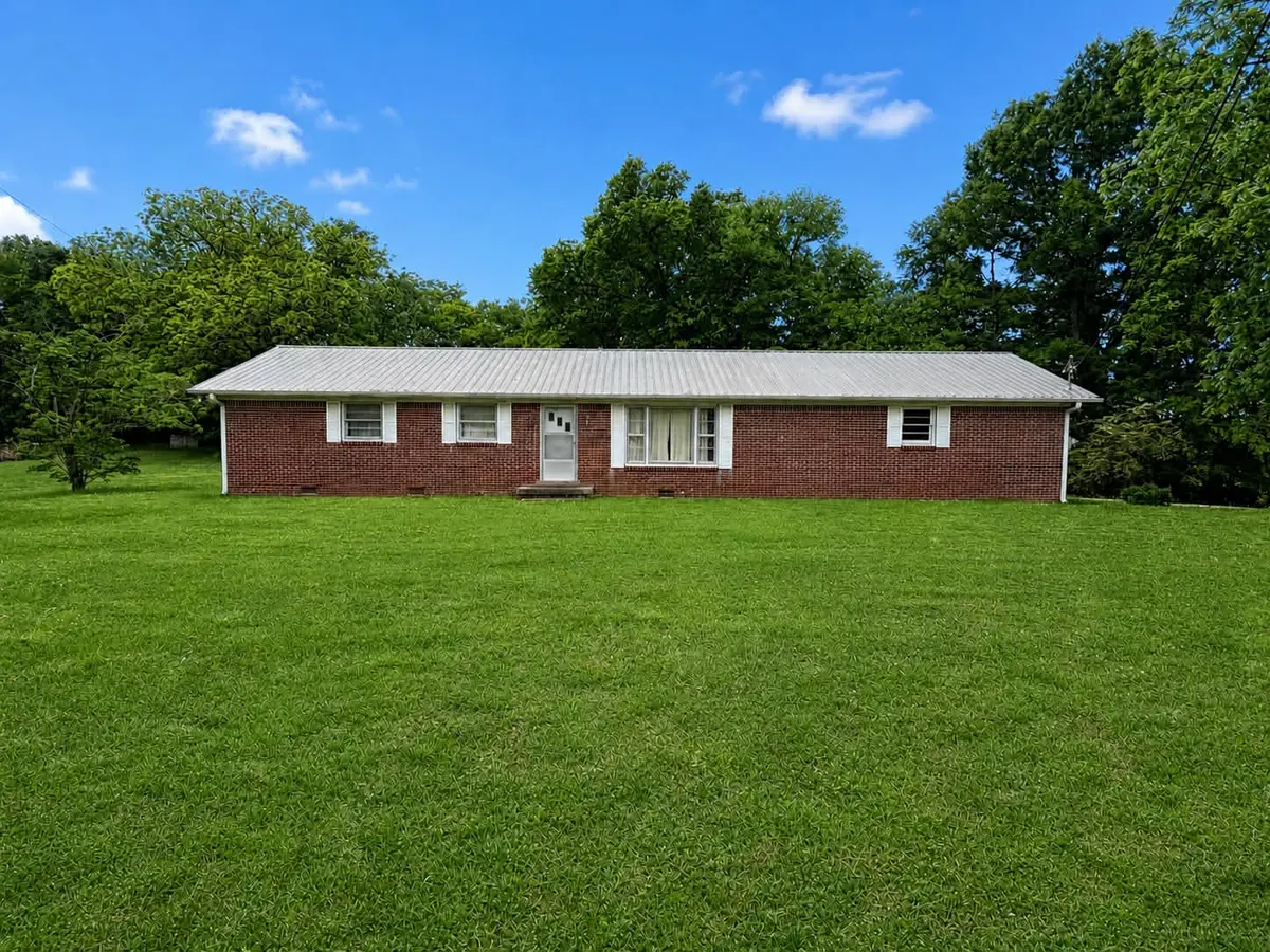 955 Rocky Rd, Pulaski, TN 38478 - #1