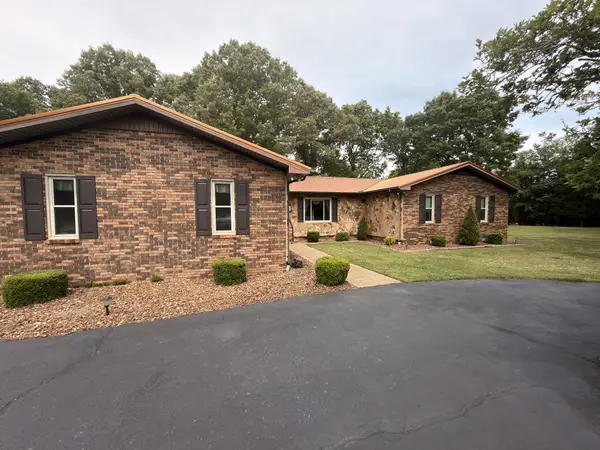 755 Utsi Rd, Estill Springs, TN 37330
