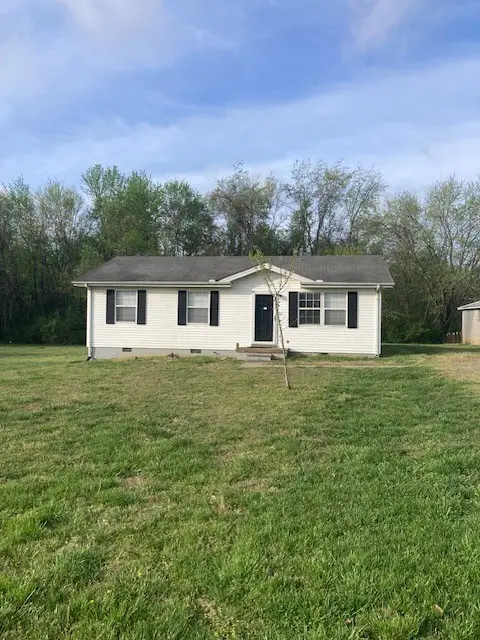 1040 Rebecca Dr, Burns, TN 37029 - #1