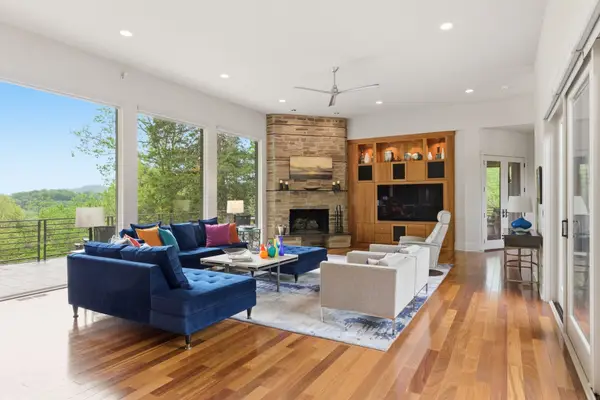 1249 Saddle Springs Dr, Thompsons Station, TN 37179