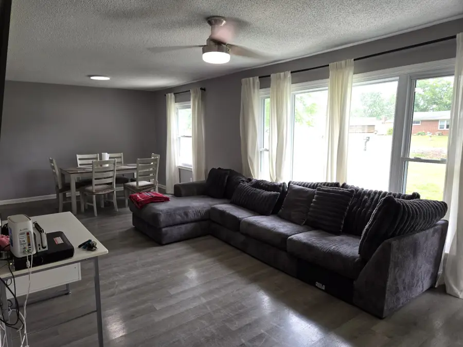 209 Hawkins Ave, Gallatin, TN 37066 - #2