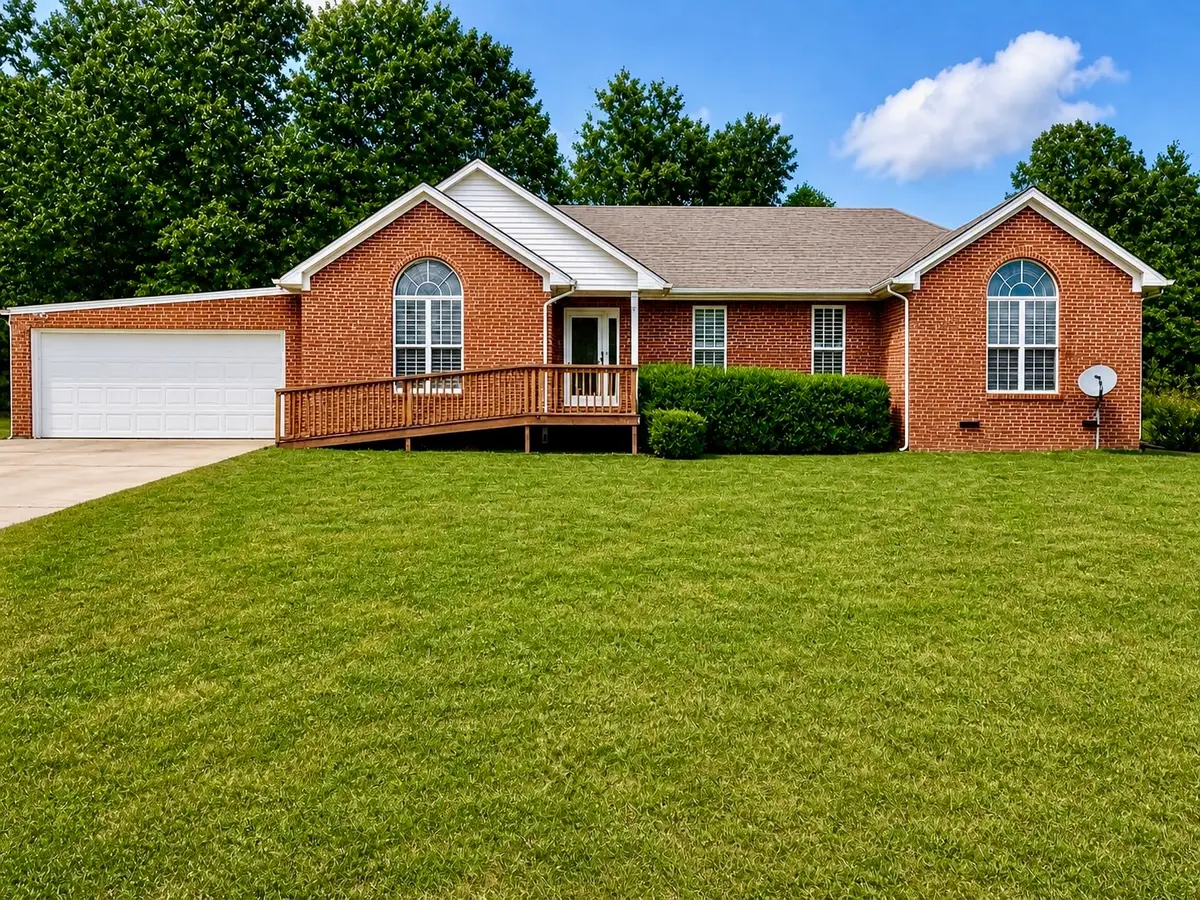 102 Woodside Ln, Lawrenceburg, TN 38464 - #1