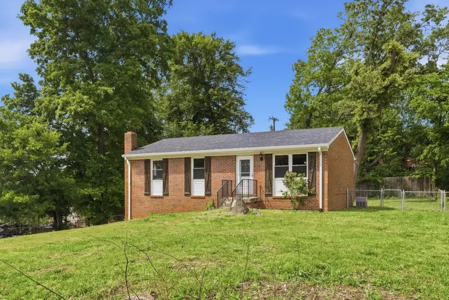 307 Southern Dr, Clarksville, TN 37042 - #2