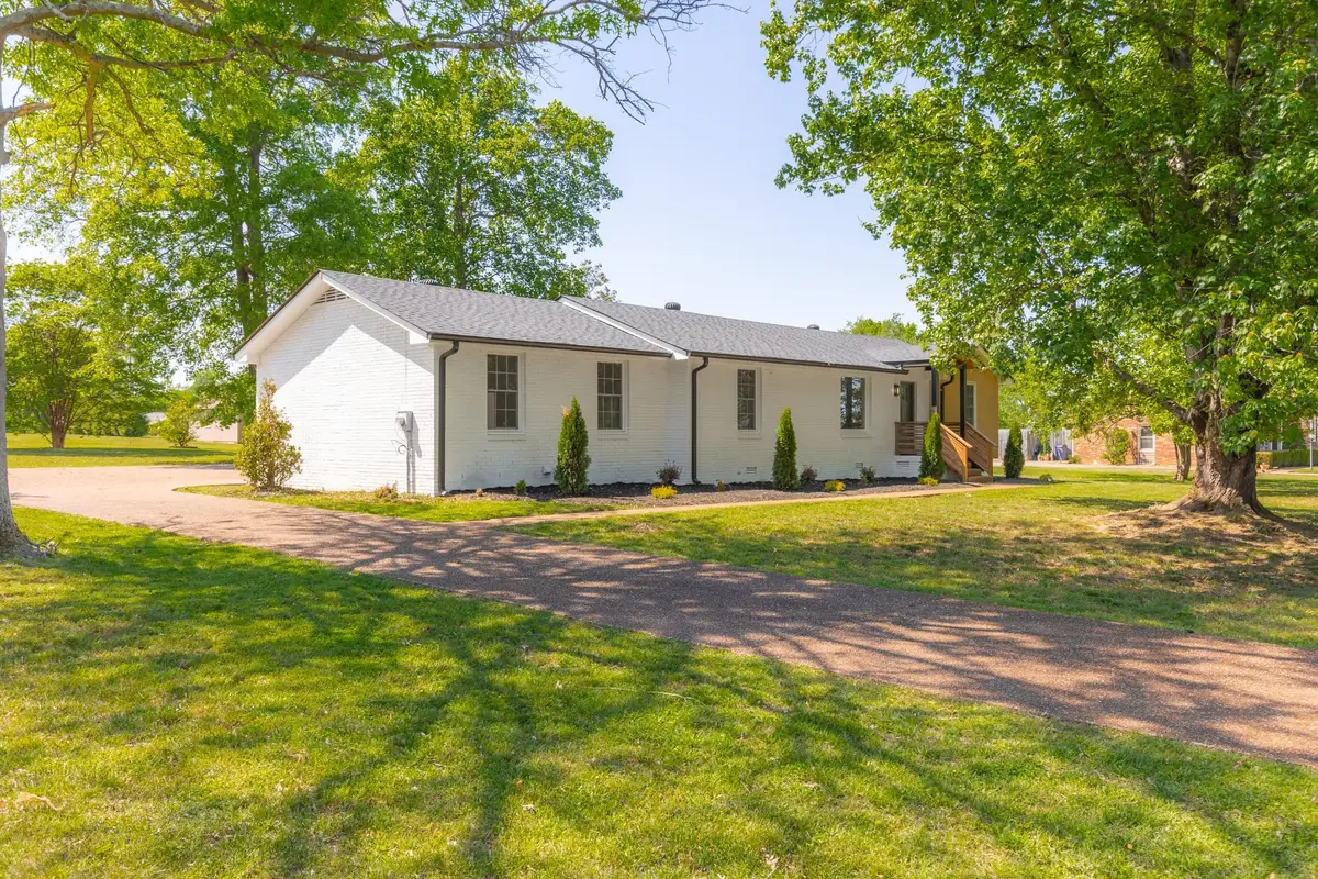 310 Lisa Ln, Gallatin, TN 37066 - #1