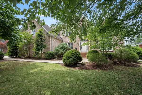 3035 Twisted Oak Dr, Murfreesboro, TN 37129