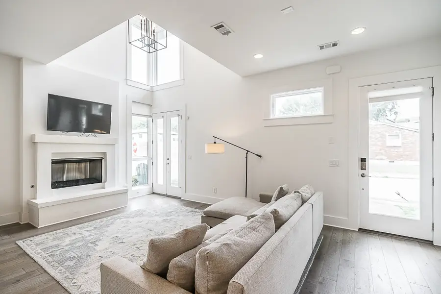 323 Garfield St, Nashville, TN 37208 - #3