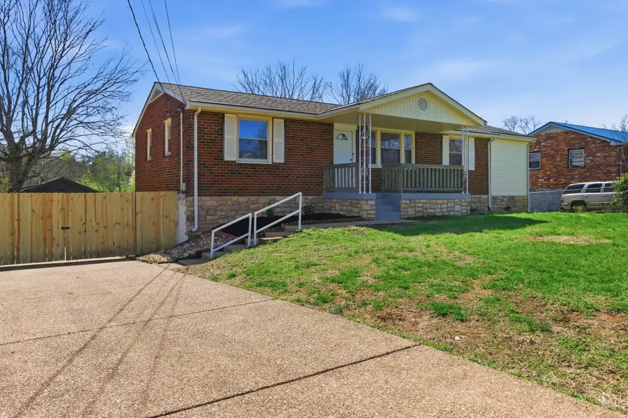 5015 Bonnahill Dr, Hermitage, TN 37076 - #2