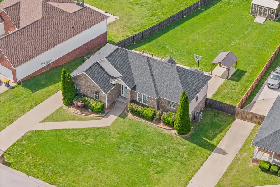 215 Cody Ct, Clarksville, TN 37043 - #2