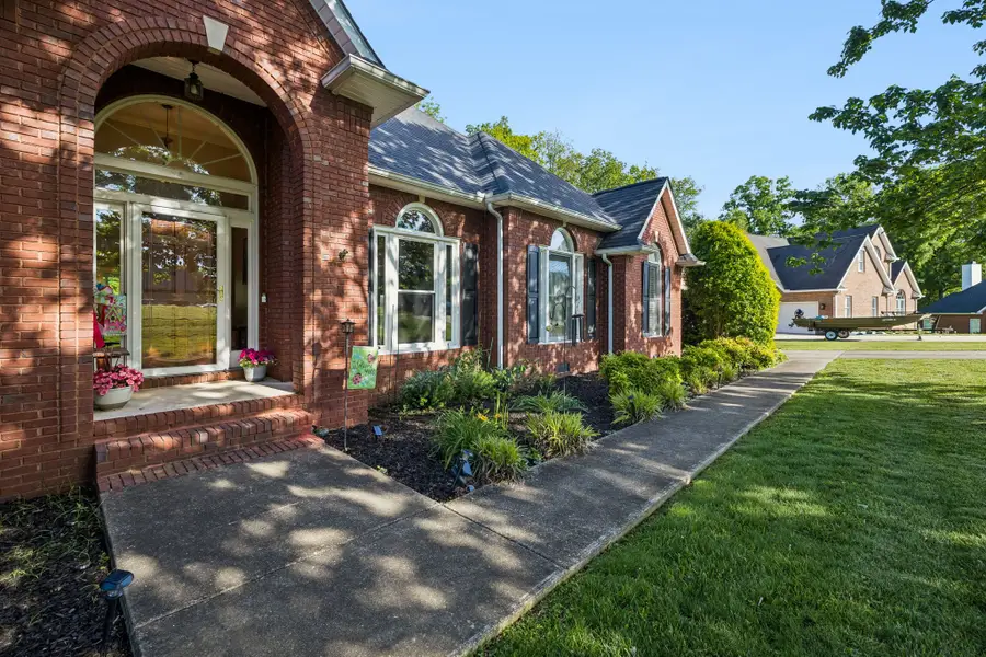 46 Deerfield Ct, McMinnville, TN 37110 - #2
