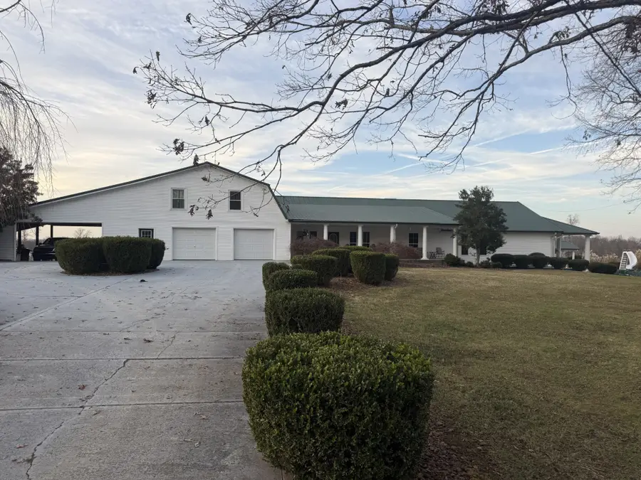 321 Bellview Rd, Waverly, TN 37185 - #2