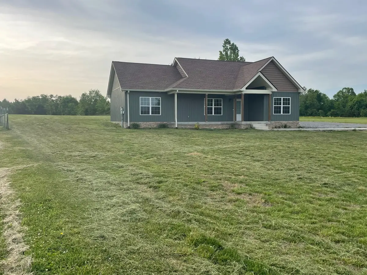 8061 Hoskins Hollow Rd, Westmoreland, TN 37186 - #1