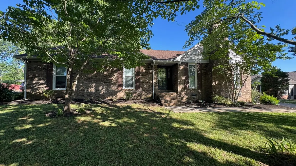 2306 Crown Hill Dr, Murfreesboro, TN 37129 - #1