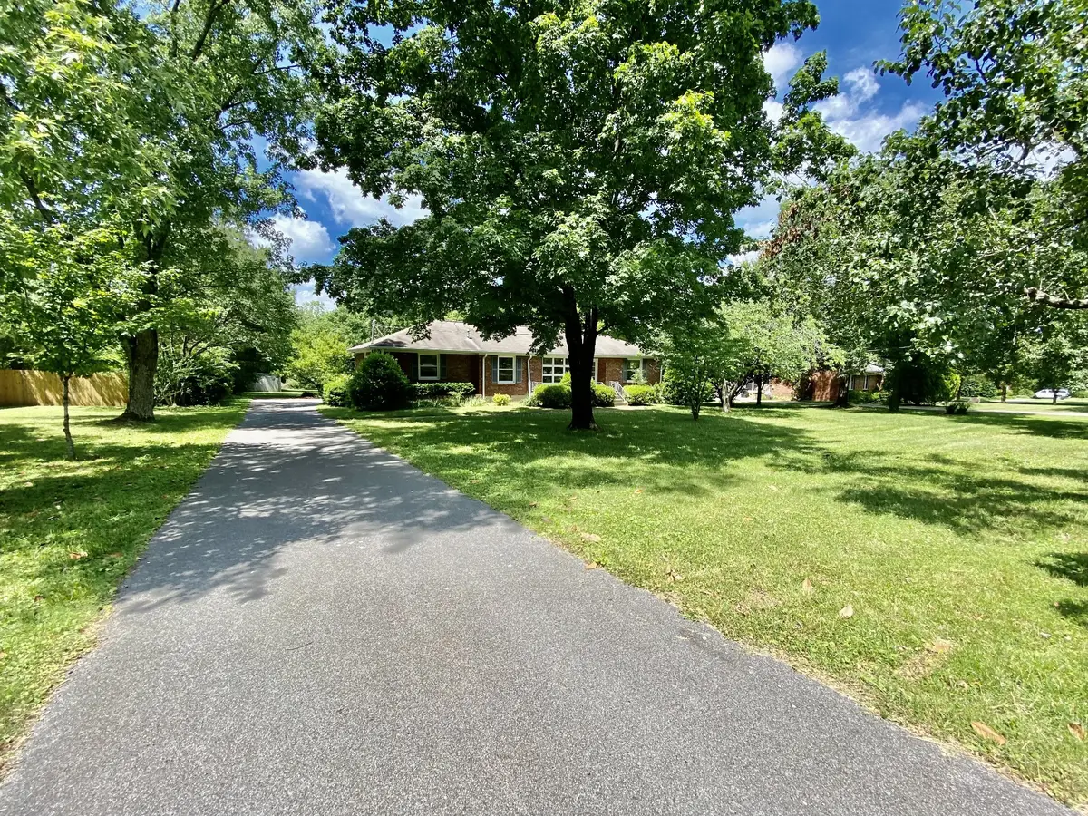 865 Bresslyn Rd, Nashville, TN 37205 - #1