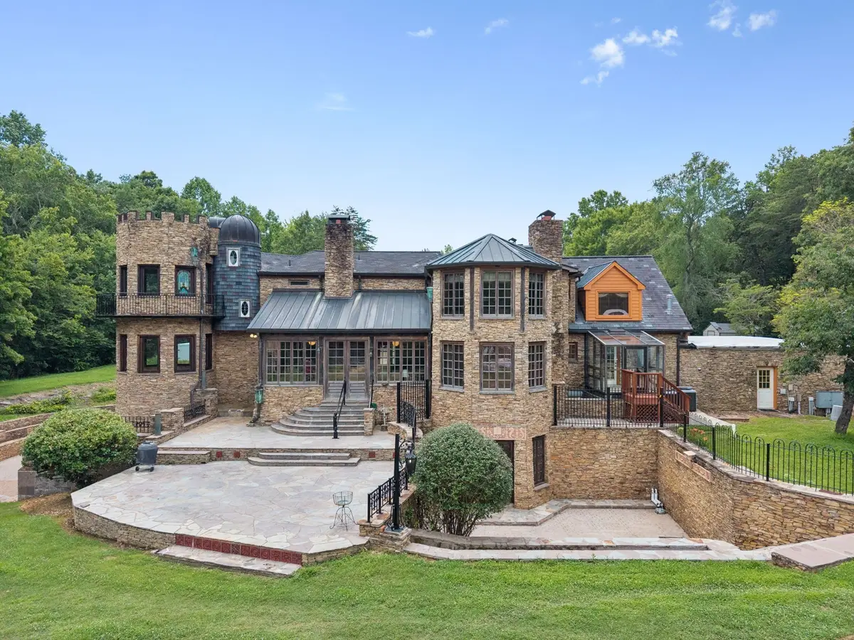 1374 Peter Pond Rd, Ashland City, TN 37015 - #1