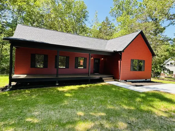 130 Deerwood Ct, Dickson, TN 37055