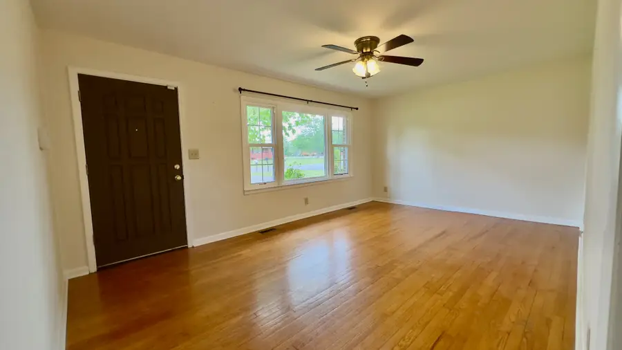 805 Fairlane Cir, Smithville, TN 37166 - #3