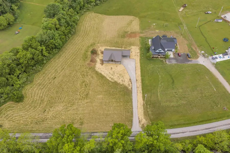 682 E Piney Rd E, Dickson, TN 37055 - #2