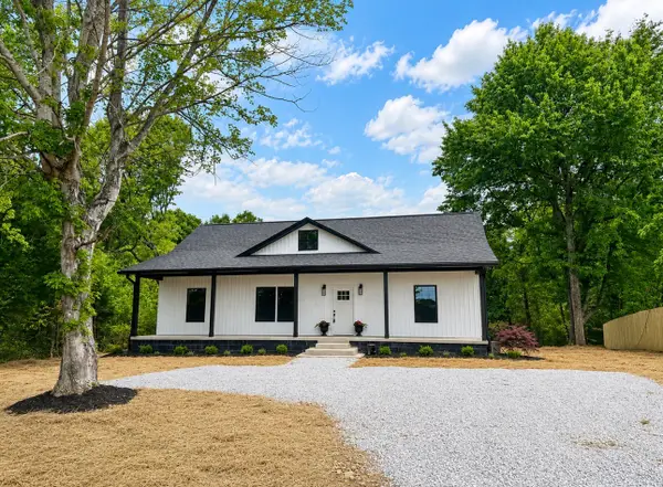 1239 N Main St N, Tennessee Ridge, TN 37178