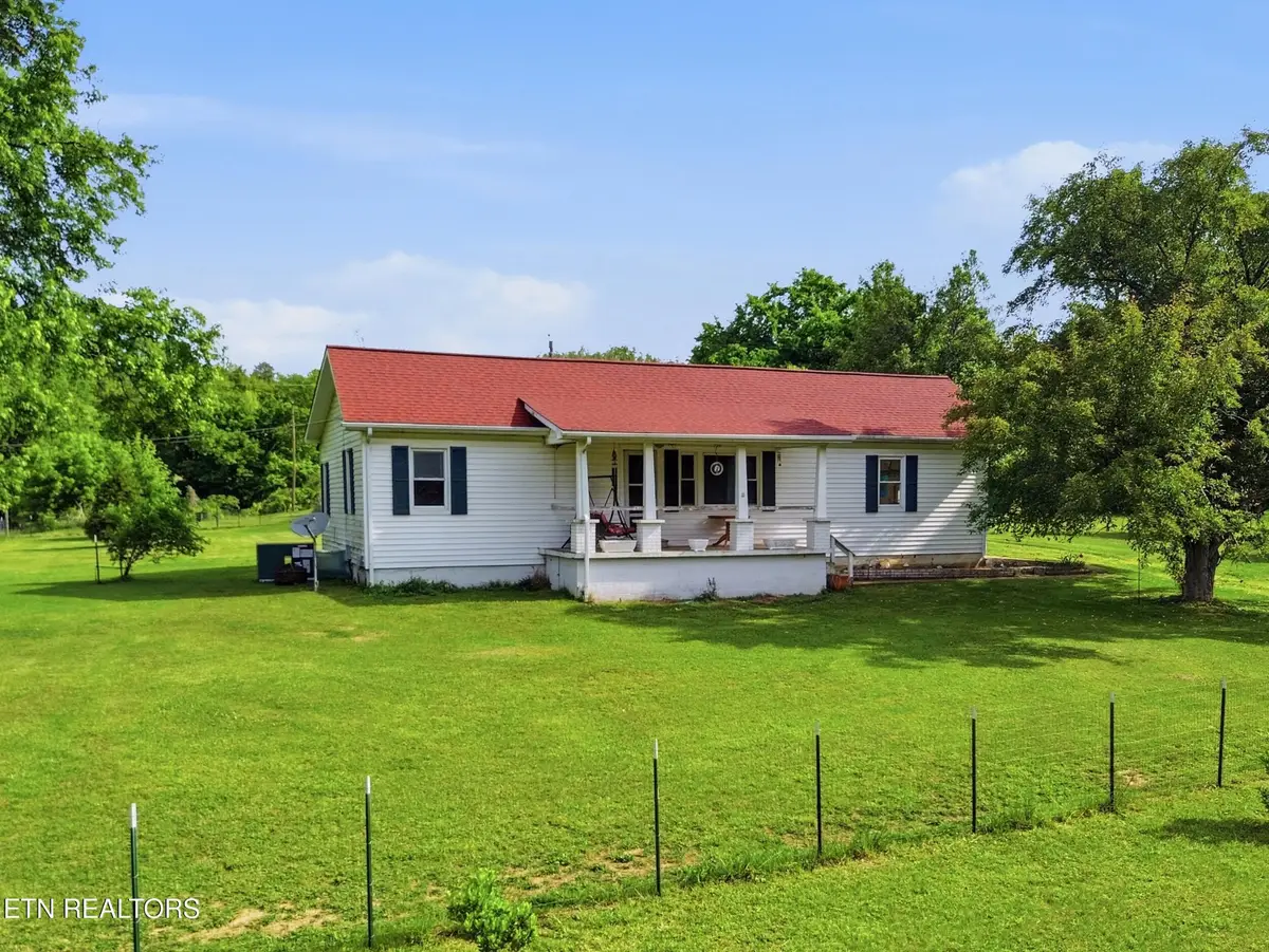 824 Oliver Springs Hwy, Clinton, TN 37716 - #1