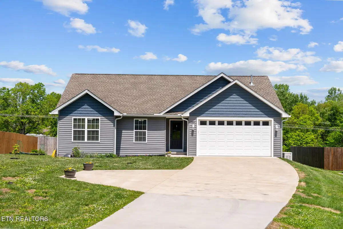 359 Dayton Ave, Crossville, TN 38555 - #1