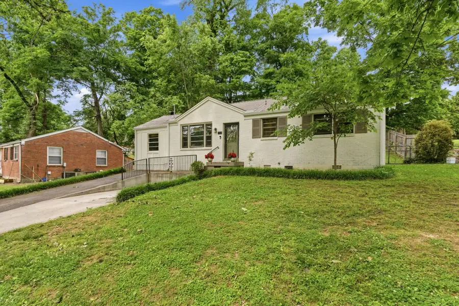 520 Cottonwood Dr, Nashville, TN 37214 - #3