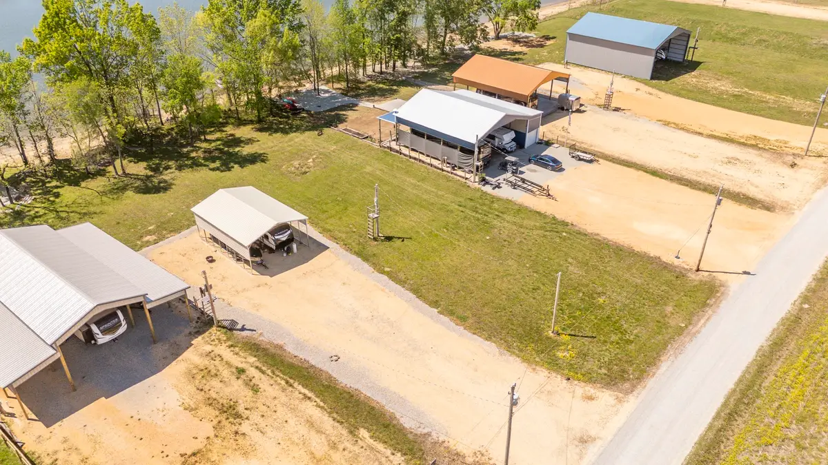 855 Hardin Bottom River Rd, Clifton, TN 38425 - #1