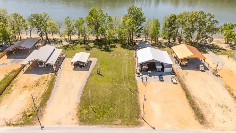 855 Hardin Bottom River Rd, Clifton, TN 38425 - #2