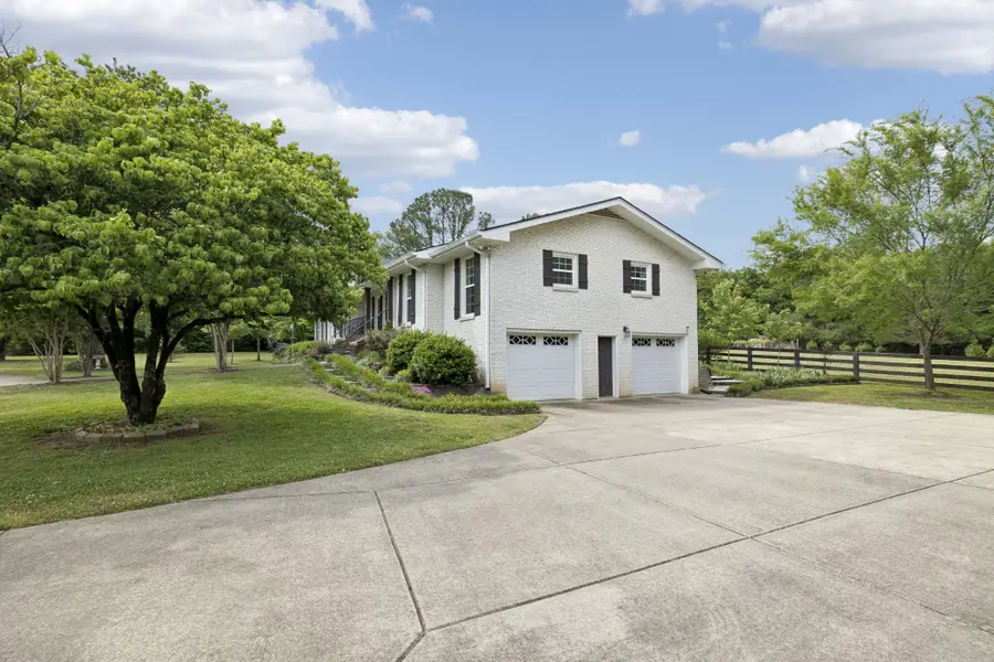 3268 Sulphur Springs Rd, Murfreesboro, TN 37129 - #2