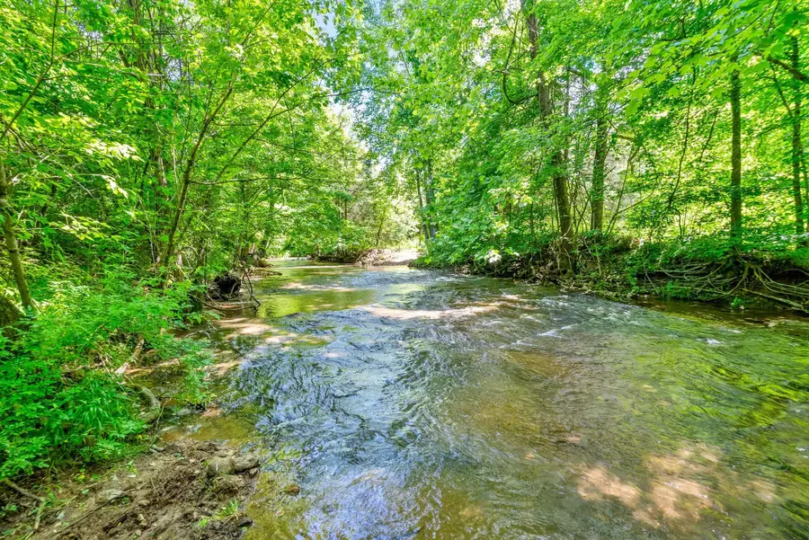 3712 Budds Creek Rd, Palmyra, TN 37142 - #2