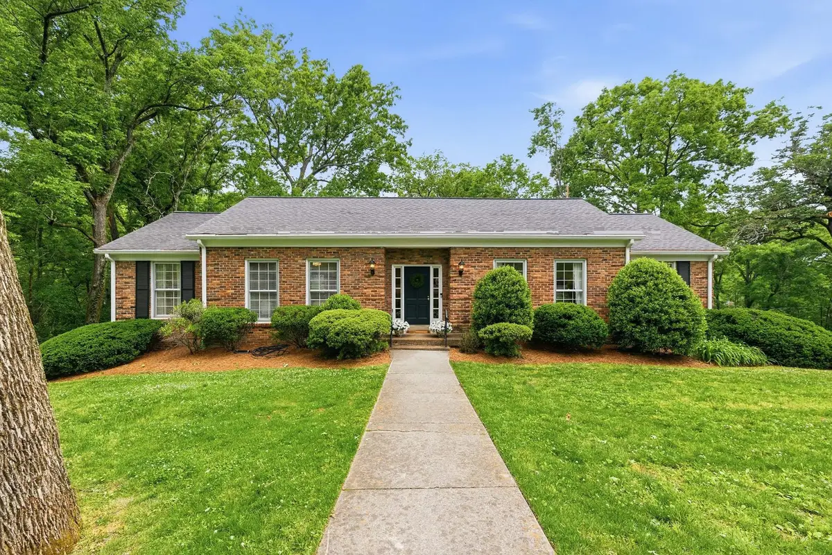 5802 Vine Ridge Dr, Nashville, TN 37205 - #1
