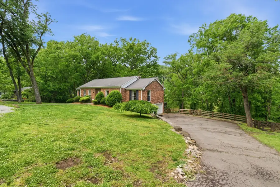 5802 Vine Ridge Dr, Nashville, TN 37205 - #2
