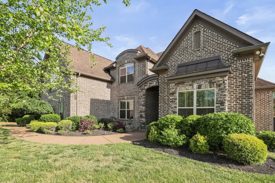 906 Harrisburg Ln, Mount Juliet, TN 37122 - #3