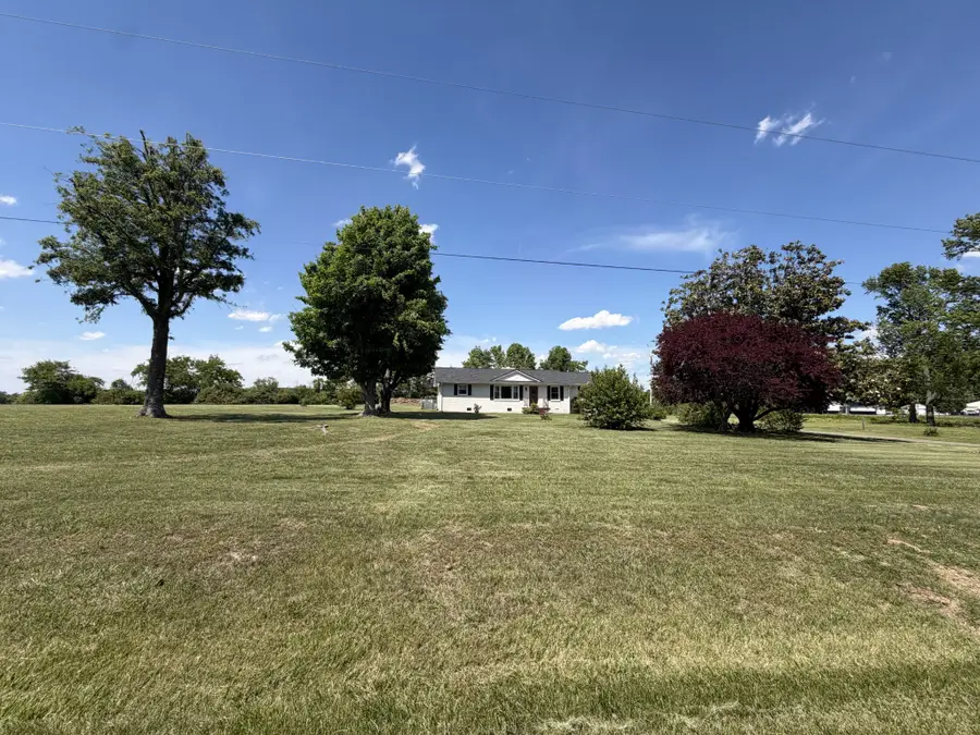 120 Walker Rd, Cottontown, TN 37048 - #2