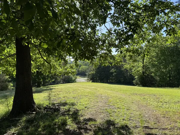 0 Poplar Grove Rd, Mc Ewen, TN 37101
