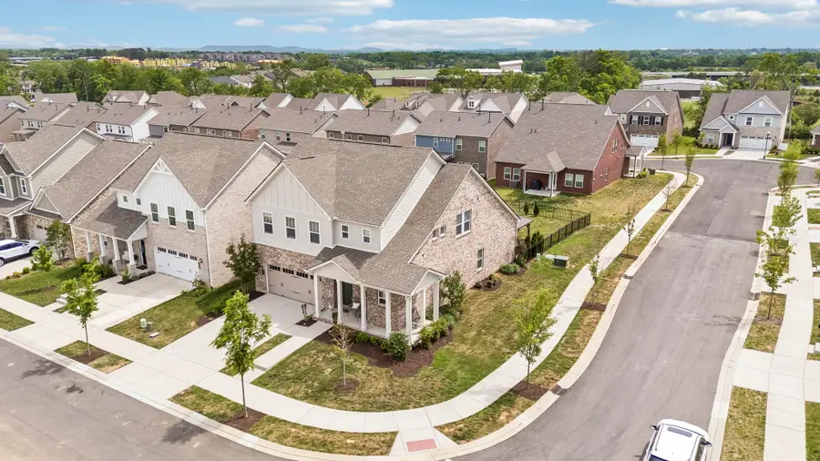 702 Omaha Dr, Gallatin, TN 37066 - #2