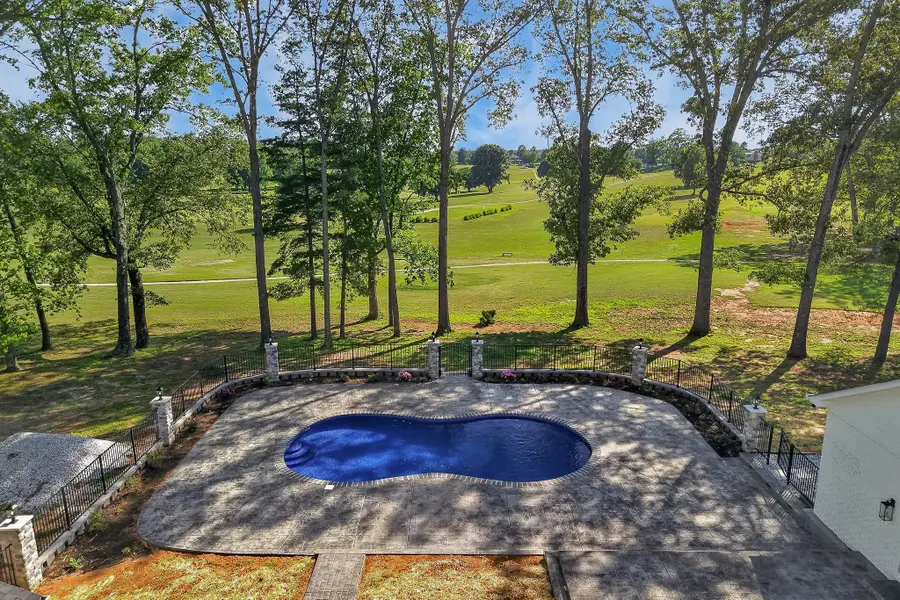 28 Lakeland Dr, McMinnville, TN 37110 - #2
